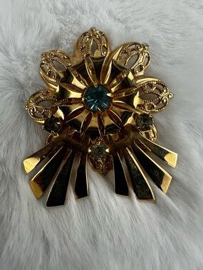 Vintage Art Deco Gold Tone w/ Rhinestone Brooch/Pendant